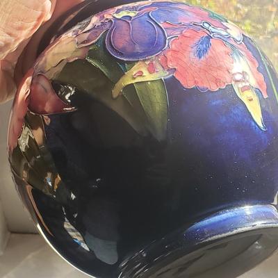 Moorcroft Pottery to HM the Queen (O-KD)