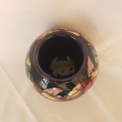 Moorcroft Pottery to HM the Queen (O-KD)