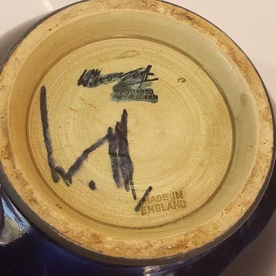 Moorcroft Pottery to HM the Queen (O-KD)