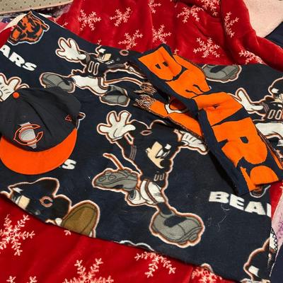 Chicago bears hat, scarf, and fleece blanket set