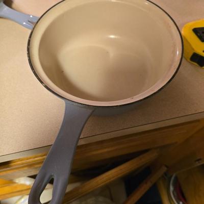 Enameled cast iron pot