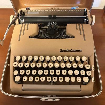 Vintage Smith-Corona “Silent-Super” Typewriter in Carrying Case