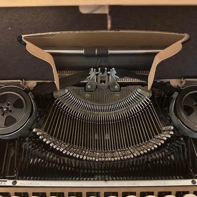 Vintage Smith-Corona “Silent-Super” Typewriter in Carrying Case