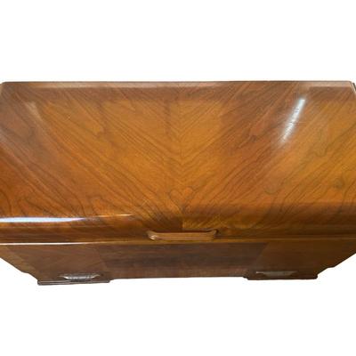 Lane Cedar Chest with Bottom Drawer & Interior Tray