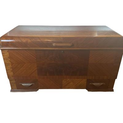 Lane Cedar Chest with Bottom Drawer & Interior Tray