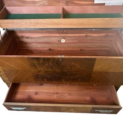 Lane Cedar Chest with Bottom Drawer & Interior Tray