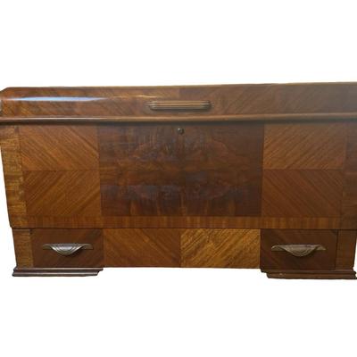 Lane Cedar Chest with Bottom Drawer & Interior Tray