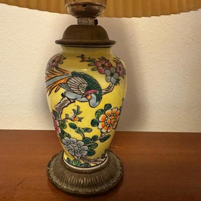 Vintage Floral Table Lamp