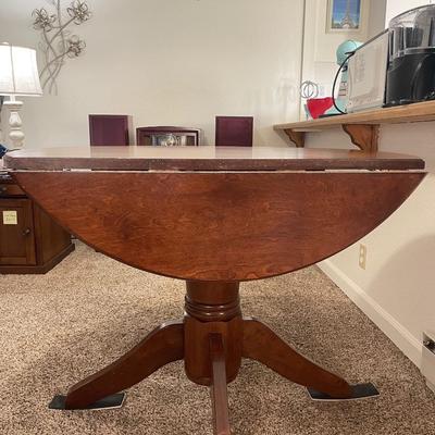 Sale Photo Thumbnail #8: Beautiful drop leaf dining table