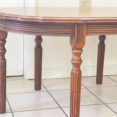 Sale Photo Thumbnail #16: Beautiful vintage side table