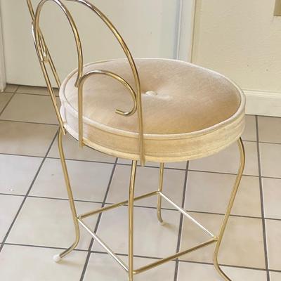 Sale Photo Thumbnail #58: Very cute vintage vanity stool