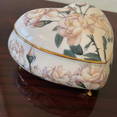 Sale Photo Thumbnail #82: beautiful heart shaped trinket box from smithsonian collection exclusively by Gorham