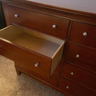 Sale Photo Thumbnail #125: Beautiful 8 drawer dresser