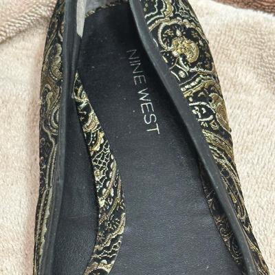 Nine West black and gold brocade ballet flats.