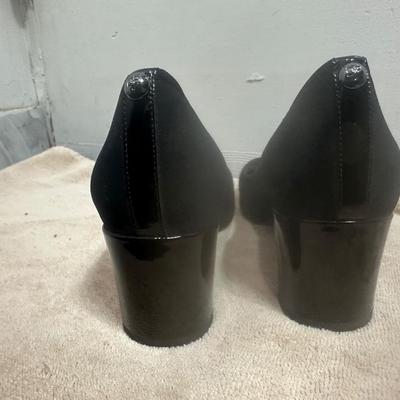 Donald J Pliner Corin Black Crepe Elastic Block Heel Pumps