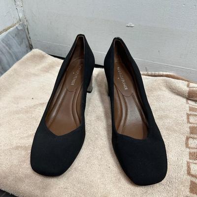 Donald J Pliner Corin Black Crepe Elastic Block Heel Pumps