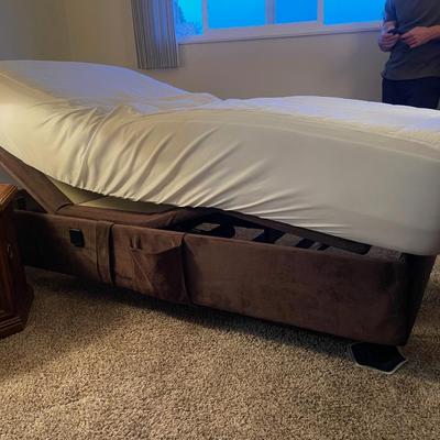 Sale Photo Thumbnail #141: Massaging, gravity bed NUFLEX FOUNDATION by SIMMONS 
twin size 
has two outlets one on each side
one remote