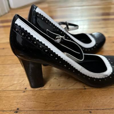 Black and white patent leather Aldo Mary Jane heels