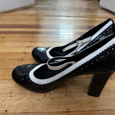 Black and white patent leather Aldo Mary Jane heels
