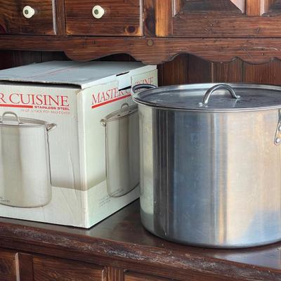 Sale Photo Thumbnail #174: Like new stock pot