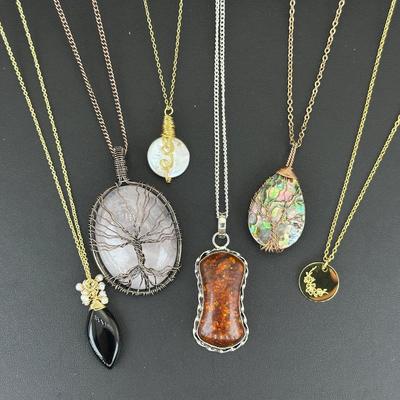 Mixed Jewelry Lot  Necklaces Including Onyx, Pearl, Amber, Quartz, And Abalone