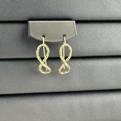 Luxurious Gold Alloy Plated Earrings