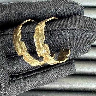 Luxurious Gold Alloy Plated Earrings