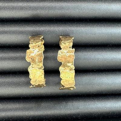 Luxurious Gold Alloy Plated Earrings