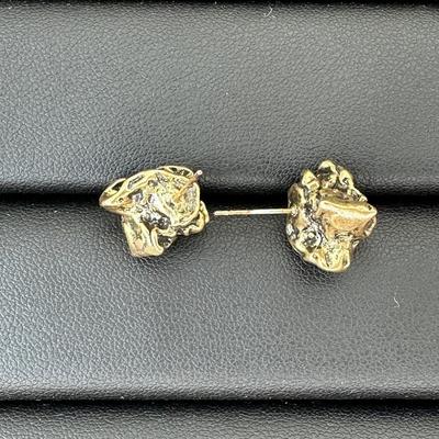 Luxurious Gold Alloy Plated Earrings