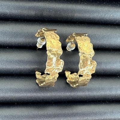 Luxurious Gold Alloy Plated Earrings