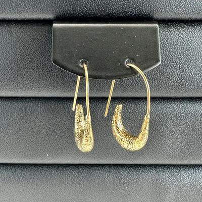 Luxurious Gold Alloy Plated Earrings