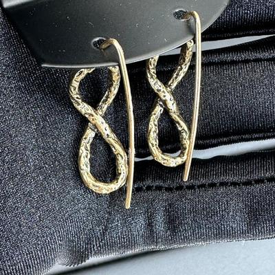 Luxurious Gold Alloy Plated Earrings