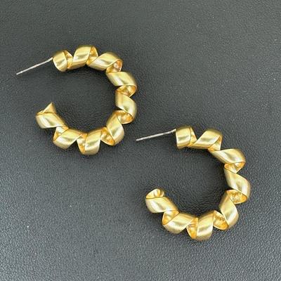 Luxurious Gold Alloy Plated Earrings