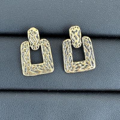 Luxurious Gold Alloy Plated Earrings