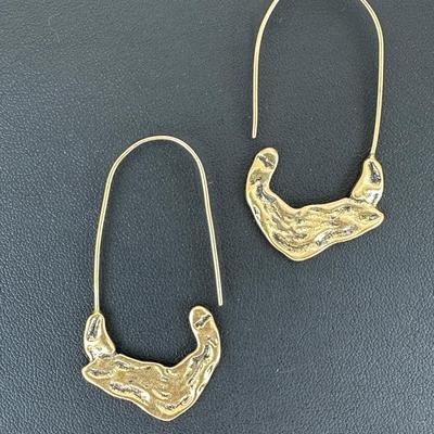 Luxurious Gold Alloy Plated Earrings
