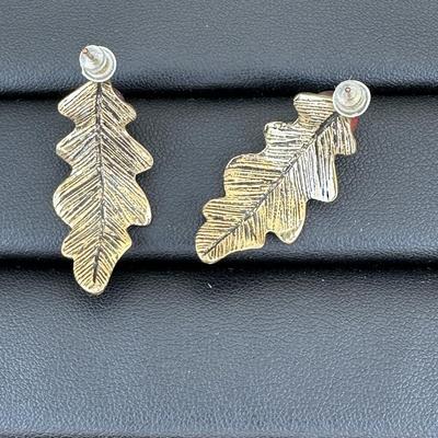 Luxurious Gold Alloy Plated Earrings