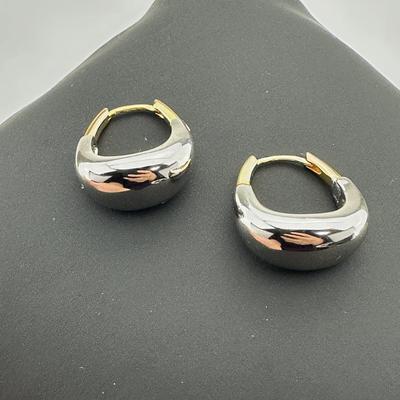 Brand New Earring 925 Sterling Silver Stamped Zirconia