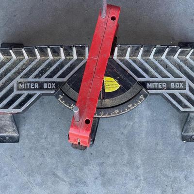 Sale Photo Thumbnail #233: Miter box with saw