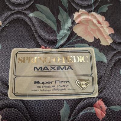 Full size mattress and box springs