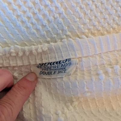 Double size chenille bedspread