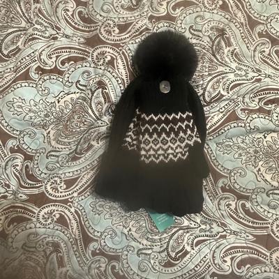 Maurice’s winter hat and glove set