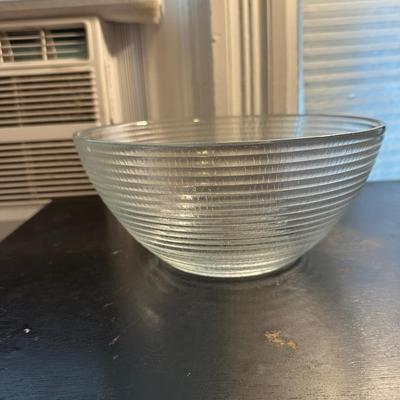 Glass salad or mixing bowl
