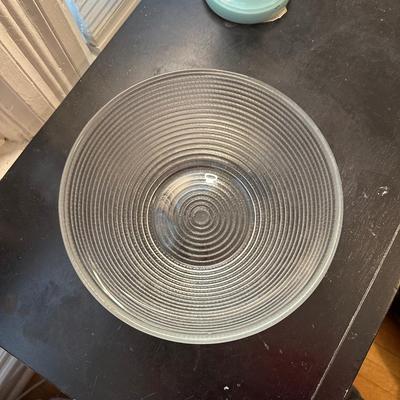 Glass salad or mixing bowl