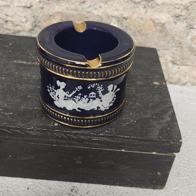 Sale Photo Thumbnail #35: Big cobalt vase and ashtray, gorgeous vase and small trinket box