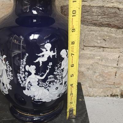 Sale Photo Thumbnail #32: Big cobalt vase and ashtray, gorgeous vase and small trinket box