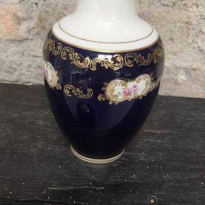 Sale Photo Thumbnail #38: Big cobalt vase and ashtray, gorgeous vase and small trinket box