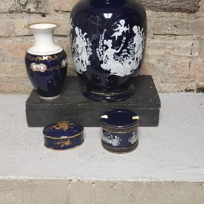Sale Photo Thumbnail #31: Big cobalt vase and ashtray, gorgeous vase and small trinket box