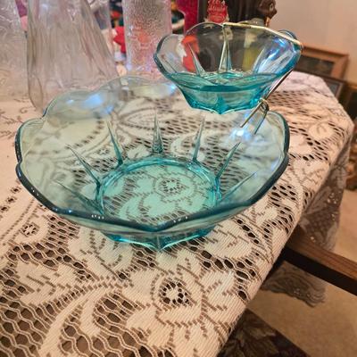 Vintage Anchor Hocking Chip and Dip bowl