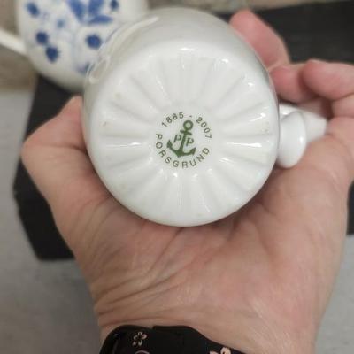 Sale Photo Thumbnail #118: Harry and David, porsgrund and Noritake blue pieces