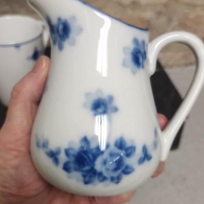 Sale Photo Thumbnail #120: Harry and David, porsgrund and Noritake blue pieces